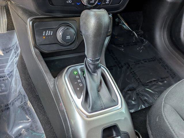 Used 2022 Jeep Renegade Latitude w/ Convenience Group image 13