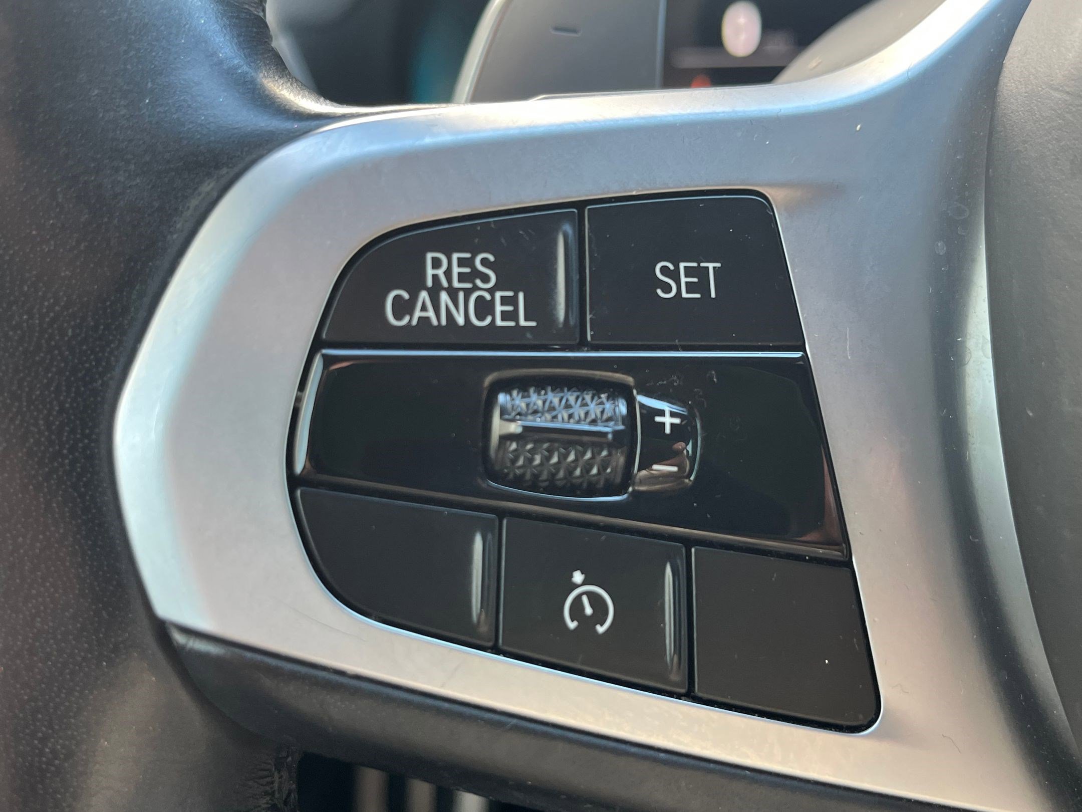 Used 2021 BMW X4 xDrive30i w/ M Sport Package image 14