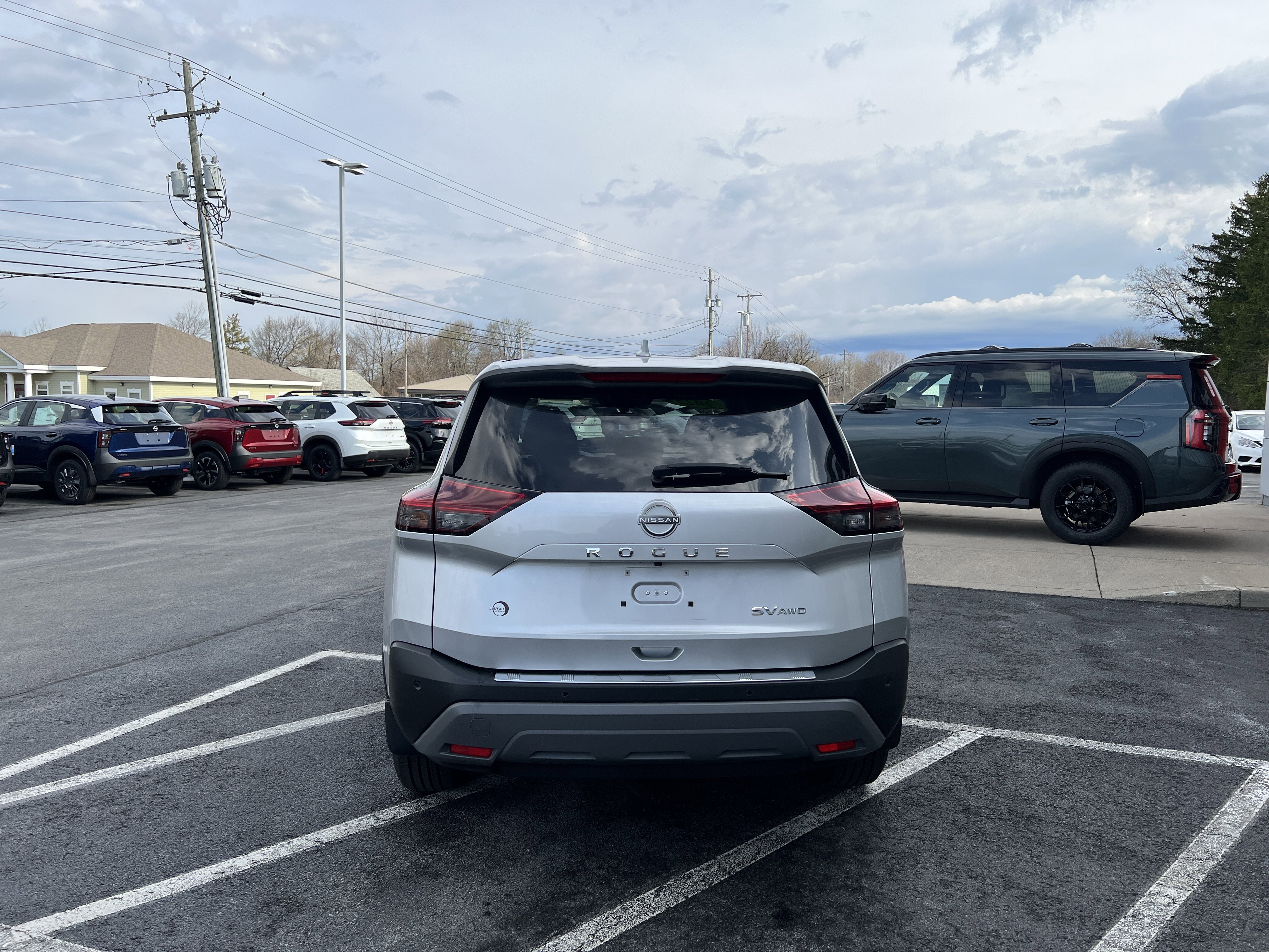 Used 2023 Nissan Rogue SV AWD/4WD image 7