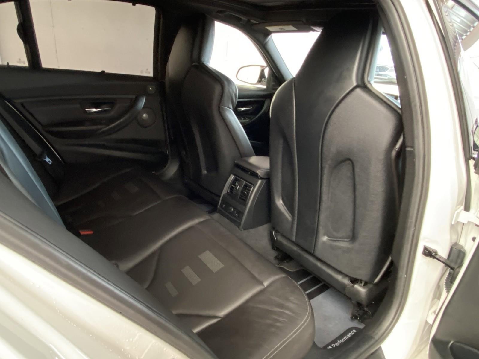 Used 2017 BMW M3 RWD image 11