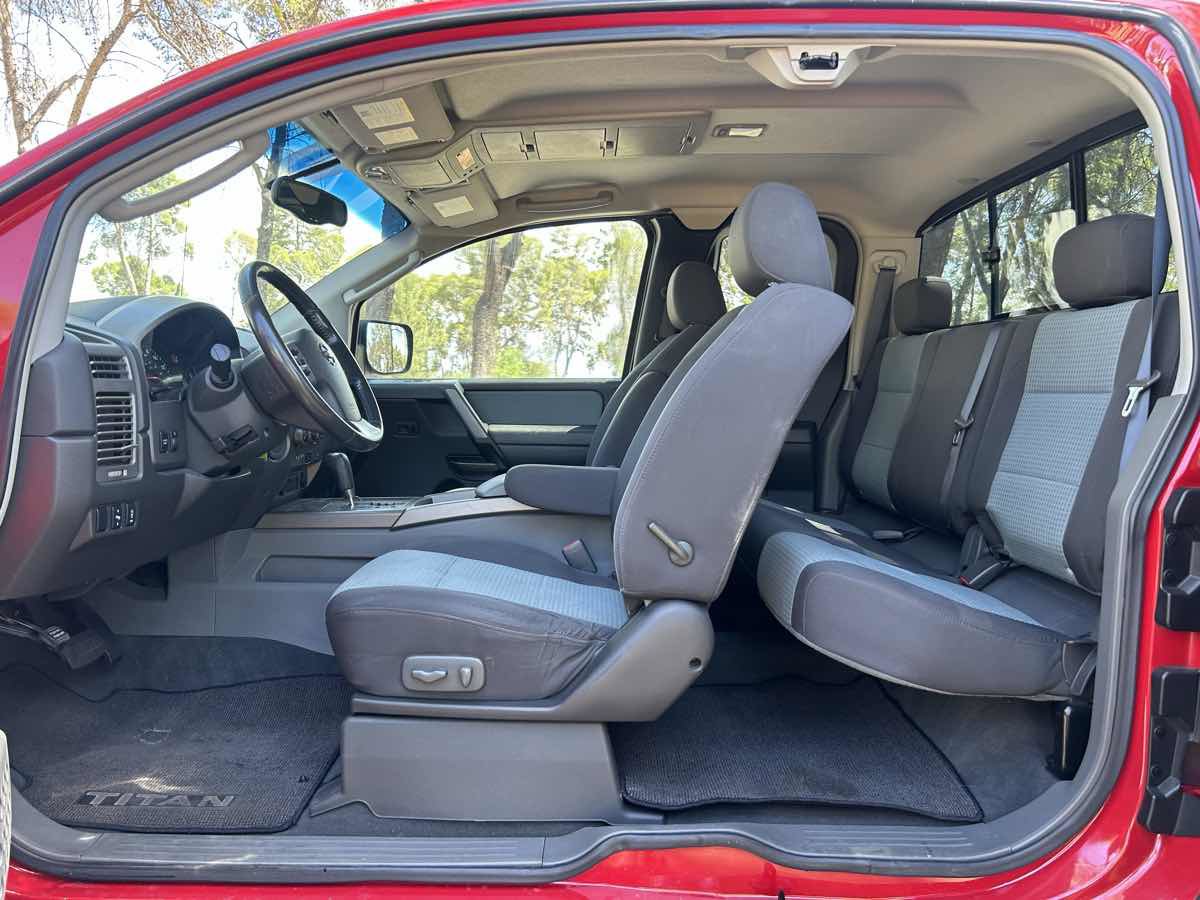 Used 2005 Nissan Titan SE image 20