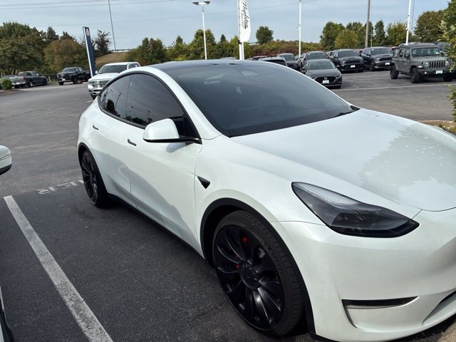 Used 2023 Tesla Model Y Performance AWD/4WD image 3