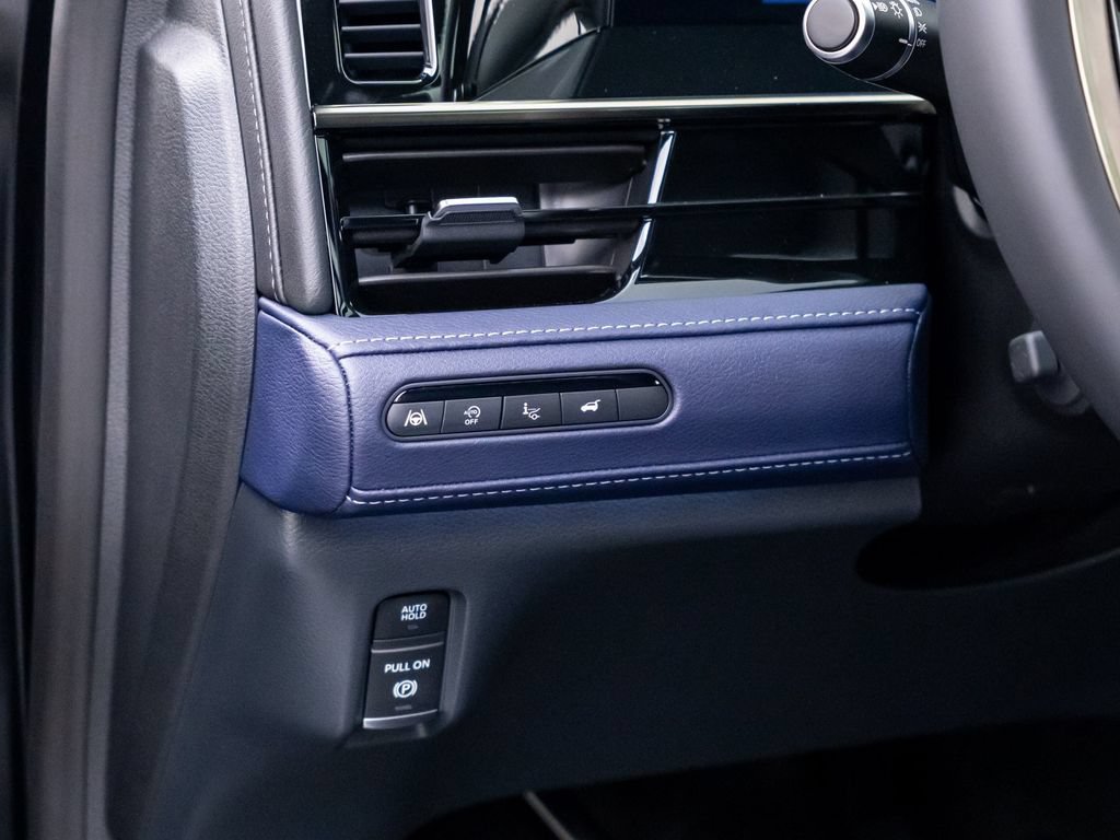 Certified 2026 INFINITI QX80 4WD w/ Sport Exterior Package image 22