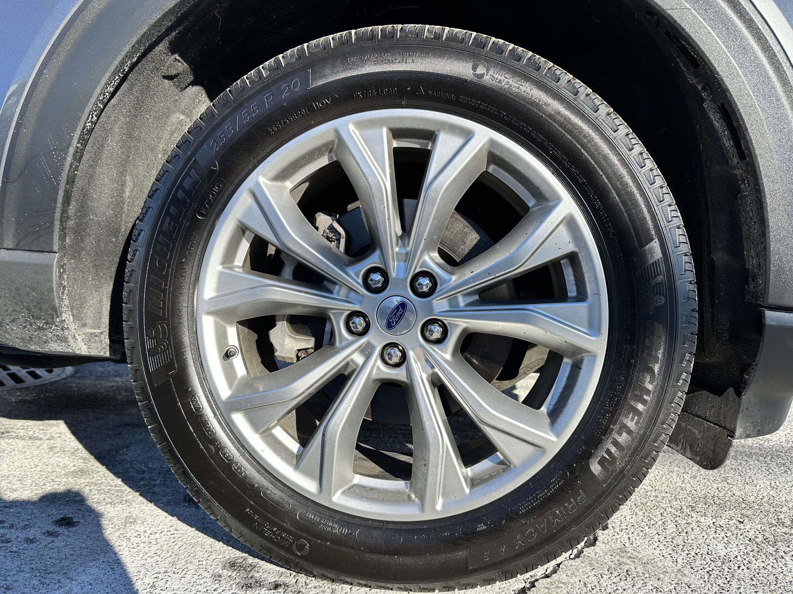 Used 2023 Ford Explorer XLT w/ Equipment Group 202A image 7