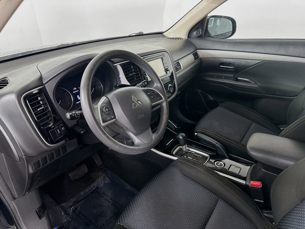 Used 2018 Mitsubishi Outlander ES image 13