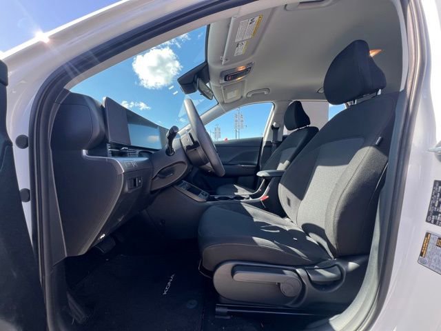 Certified 2025 Hyundai Kona SE image 18