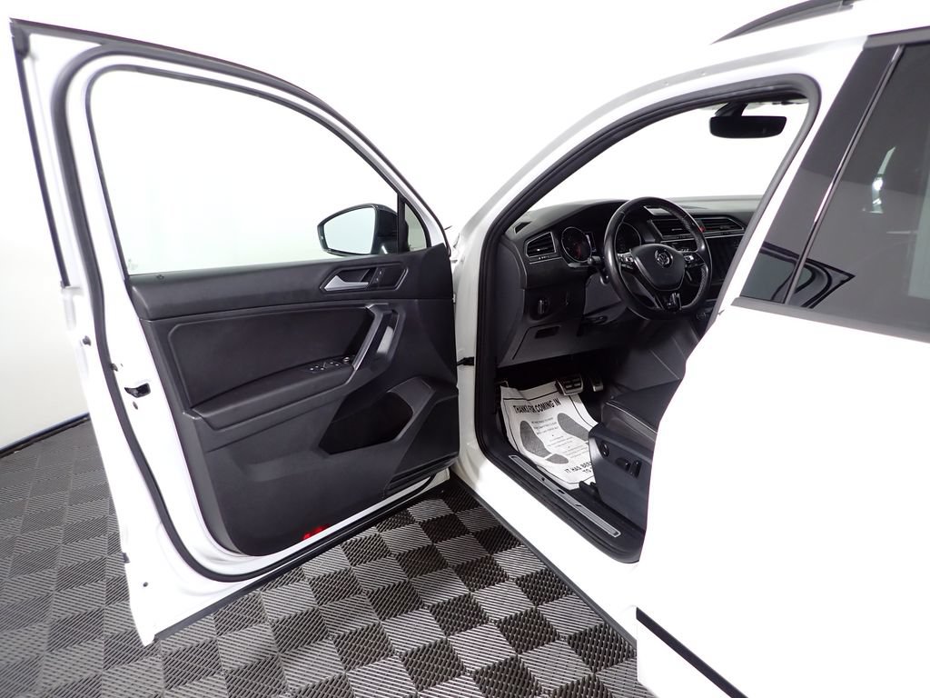 Used 2021 Volkswagen Tiguan SE R-Line AWD/4WD image 20