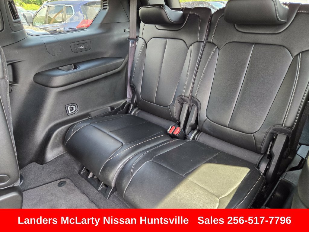 Used 2024 Jeep Grand Cherokee L Limited w/ Black Appearance Package AWD/4WD image 14