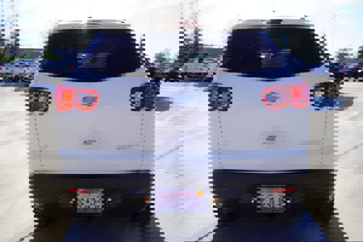 Used 2011 Chevrolet Traverse LT w/ Personal Connectivity Package image 11