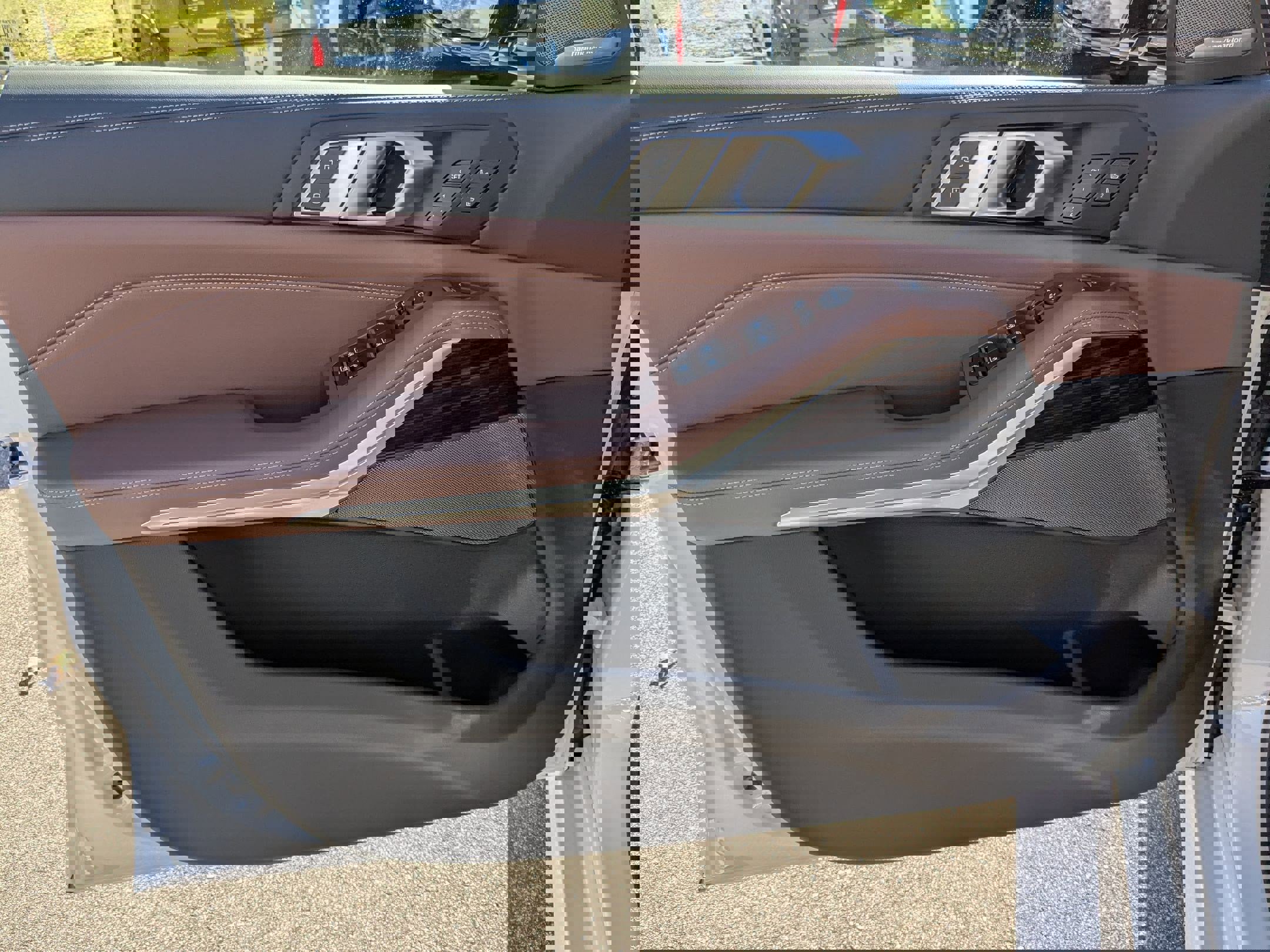 New 2026 BMW X5 xDrive40i w/ M Sport Package image 11