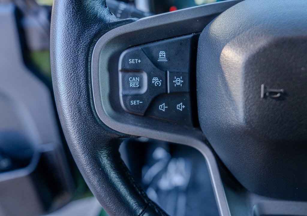 Used 2025 Ford Bronco Badlands image 6