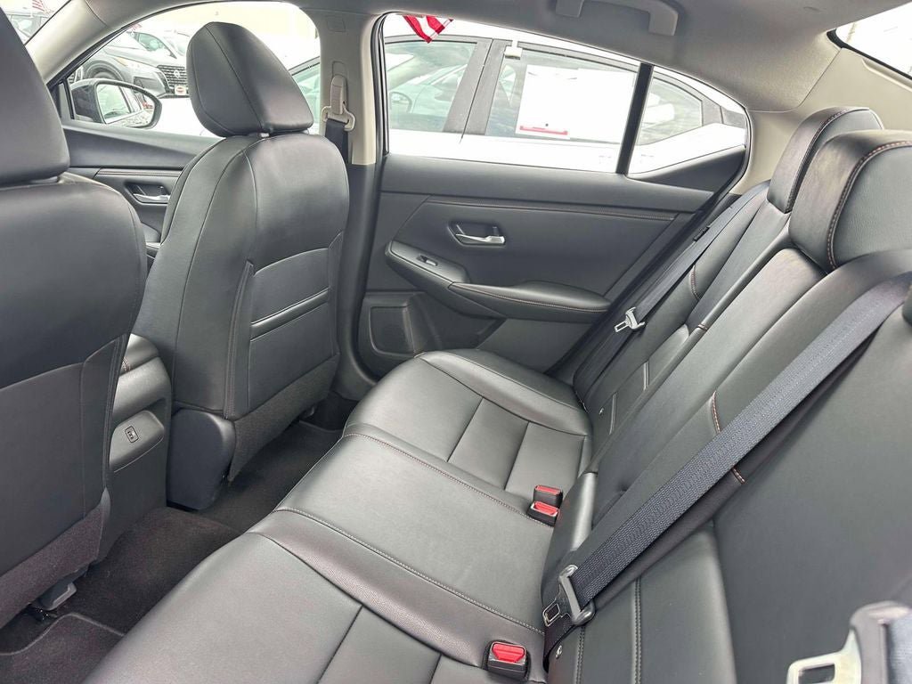 Used 2023 Nissan Sentra SR w/ SR Premium Package image 10