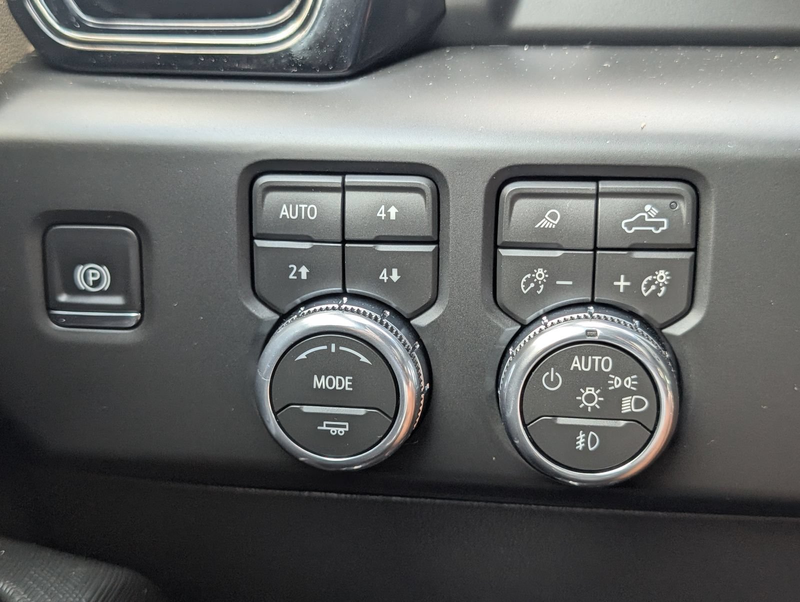 Used 2026 GMC Sierra 1500 AT4X w/ LPO, Black Badging Package AWD/4WD image 21