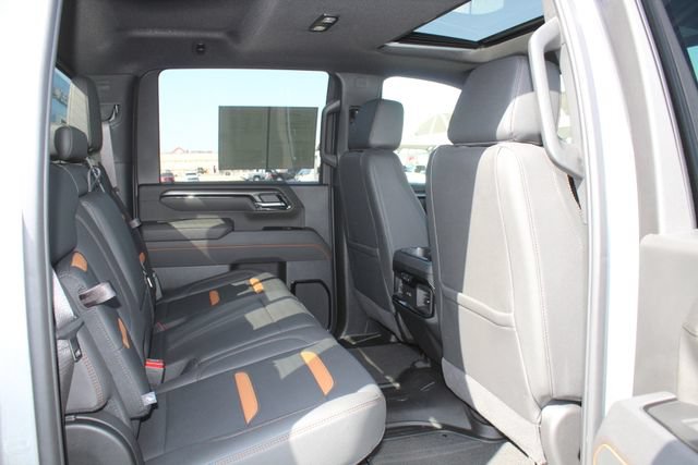 Used 2025 GMC Sierra 2500 AT4 w/ AT4 Premium Plus Package AWD/4WD image 18