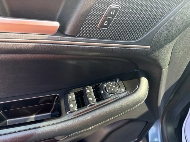 Used 2019 Ford Edge SEL w/ Equipment Group 201A FWD image 17