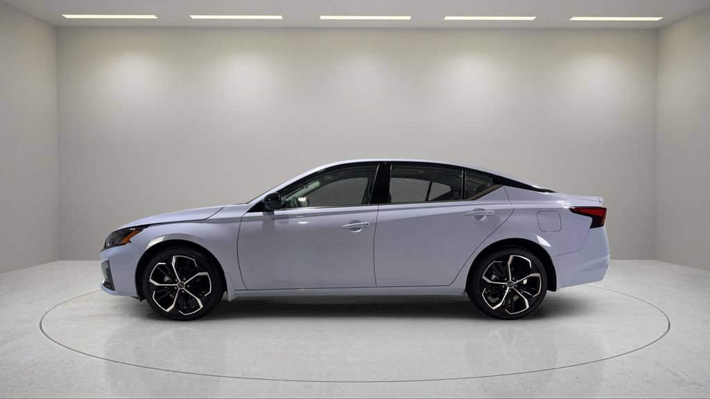 Used 2025 Nissan Altima 2.5 SR w/ SR Premium Package AWD/4WD image 19