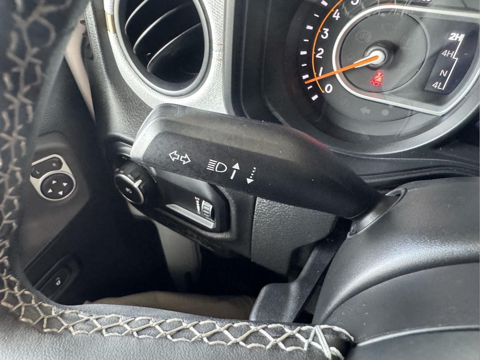 Used 2025 Jeep Wrangler Unlimited Sport AWD/4WD image 17