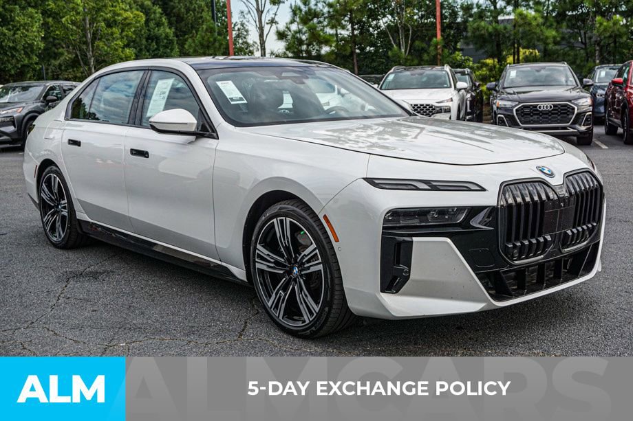 Used 2025 BMW i7 eDrive50 w/ M Sport Package image 4