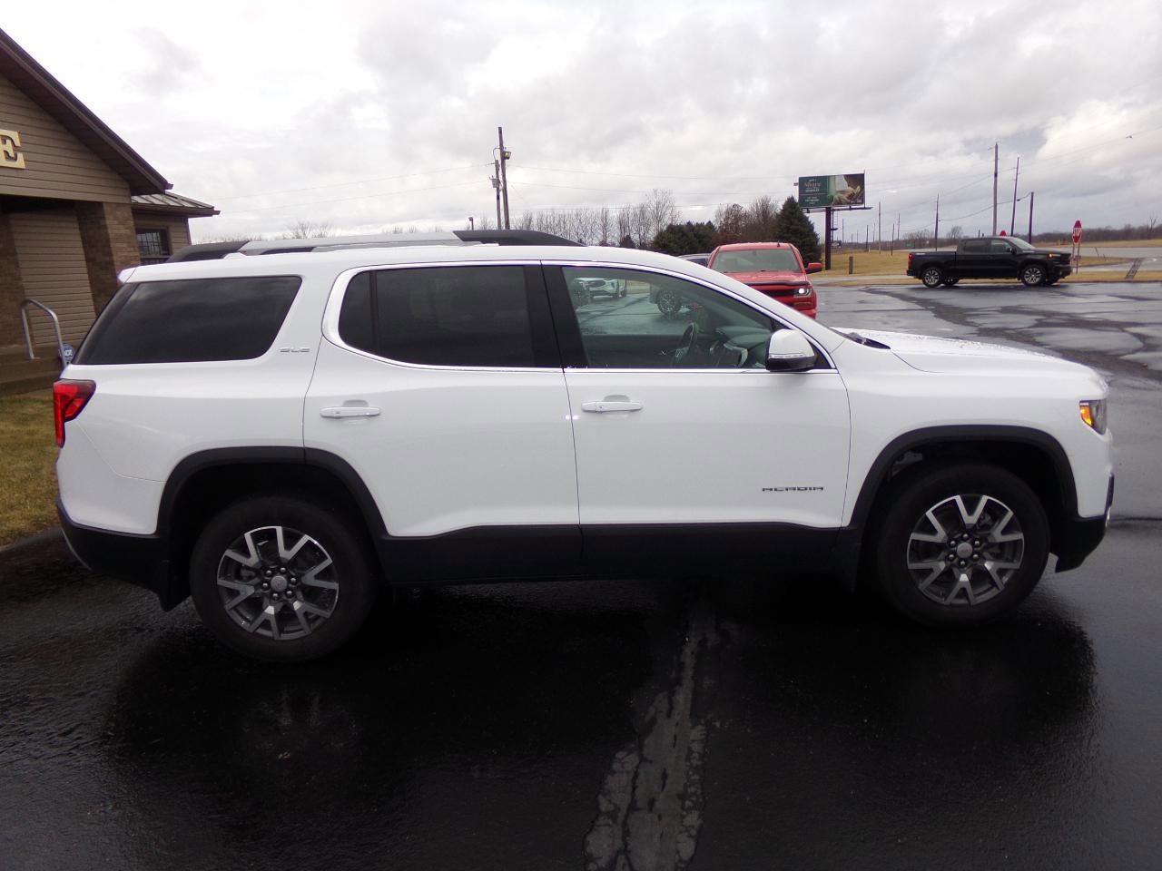 Used 2023 GMC Acadia SLE w/ Driver Convenience Package AWD/4WD image 6