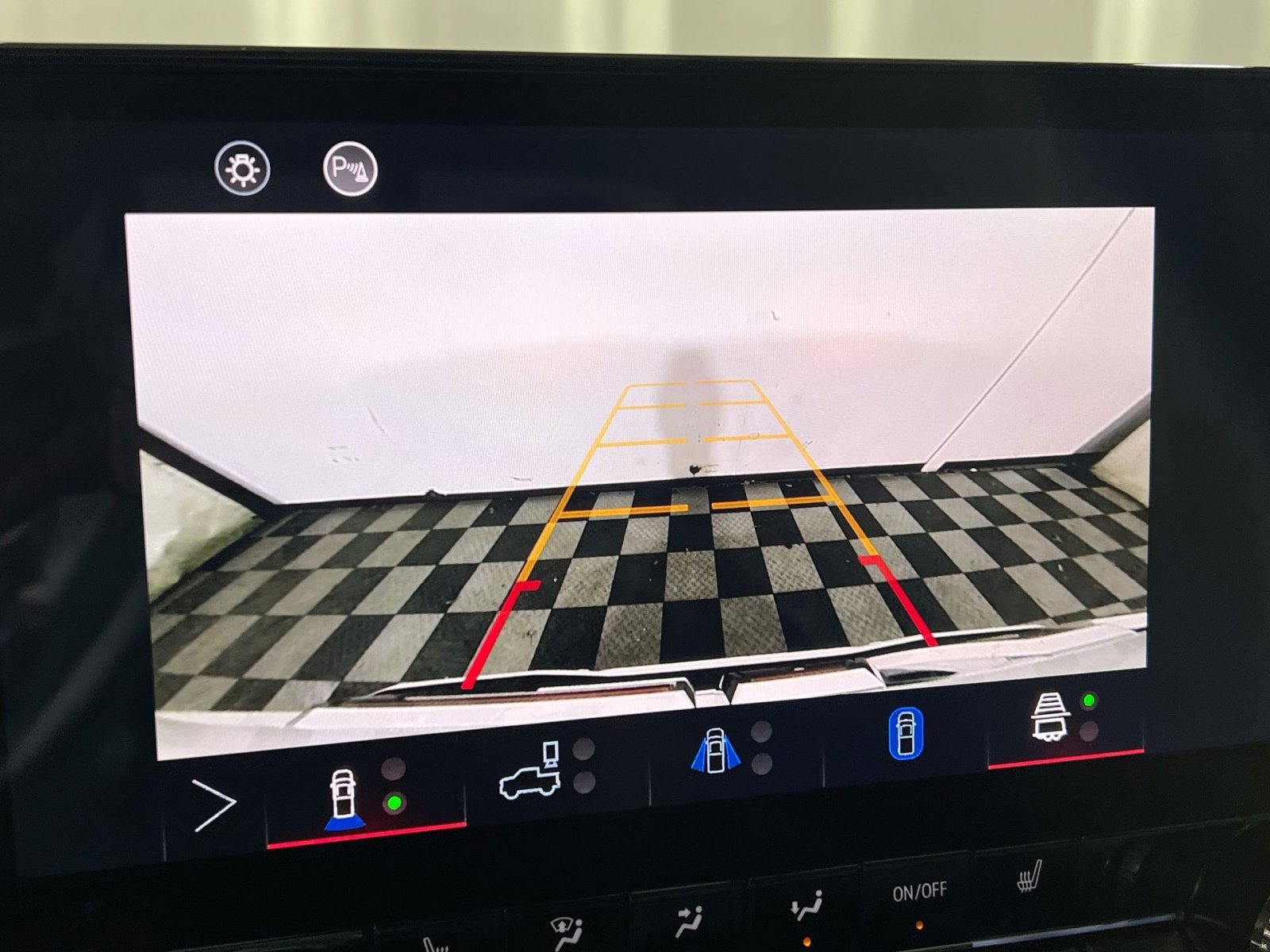 Used 2024 GMC Canyon AT4 w/ Technology Package image 26