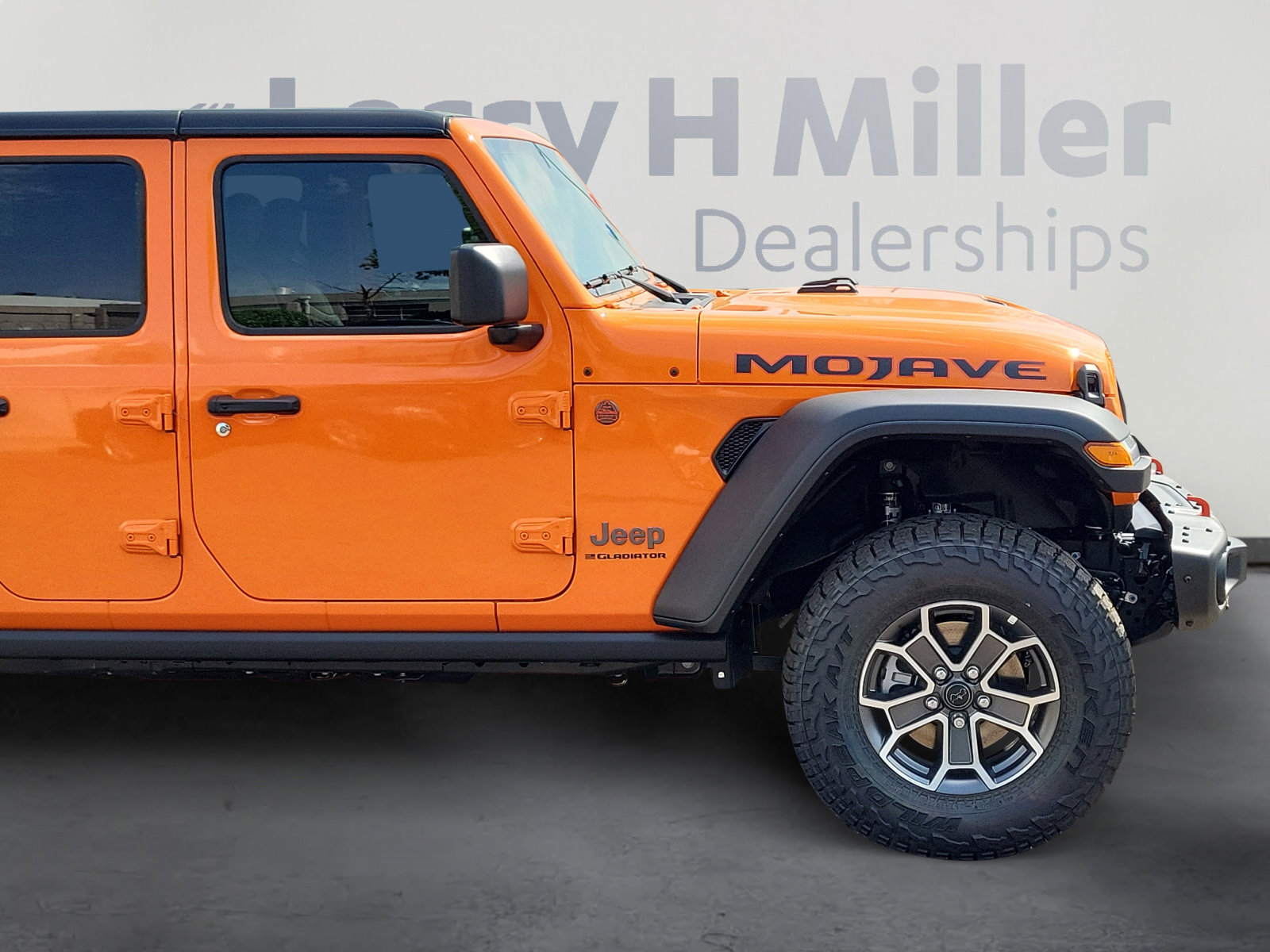 New 2025 Jeep Gladiator Mojave w/ Steel Bumper Group image 8