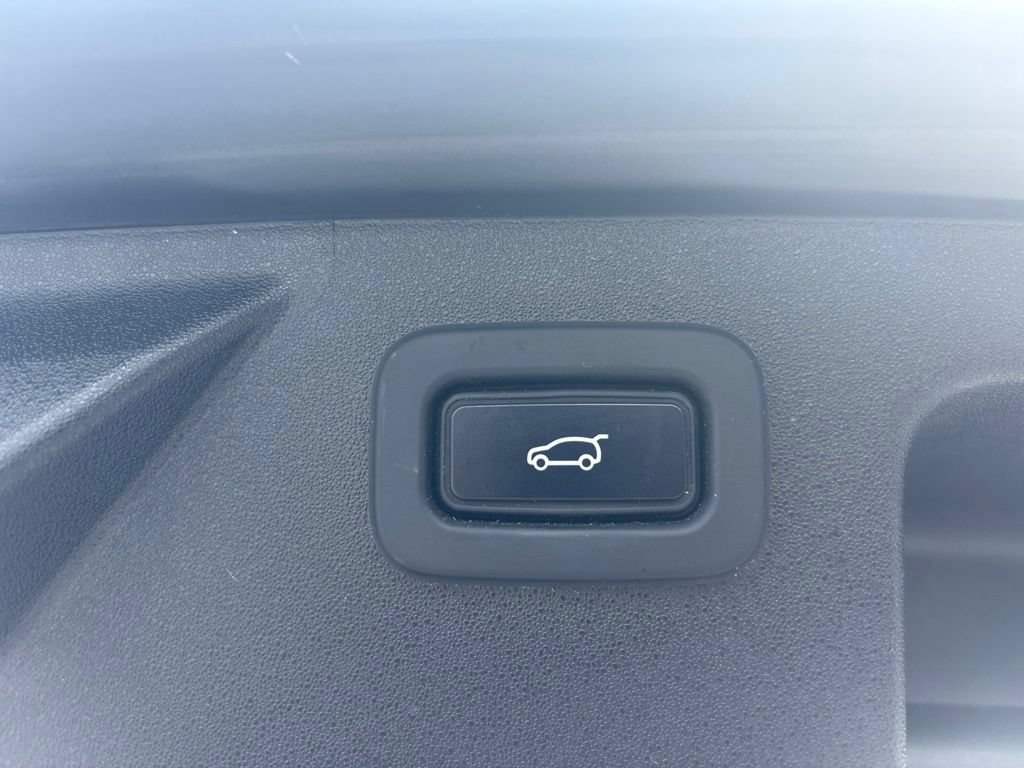 Used 2020 Land Rover Discovery Sport S R-Dynamic AWD/4WD image 12