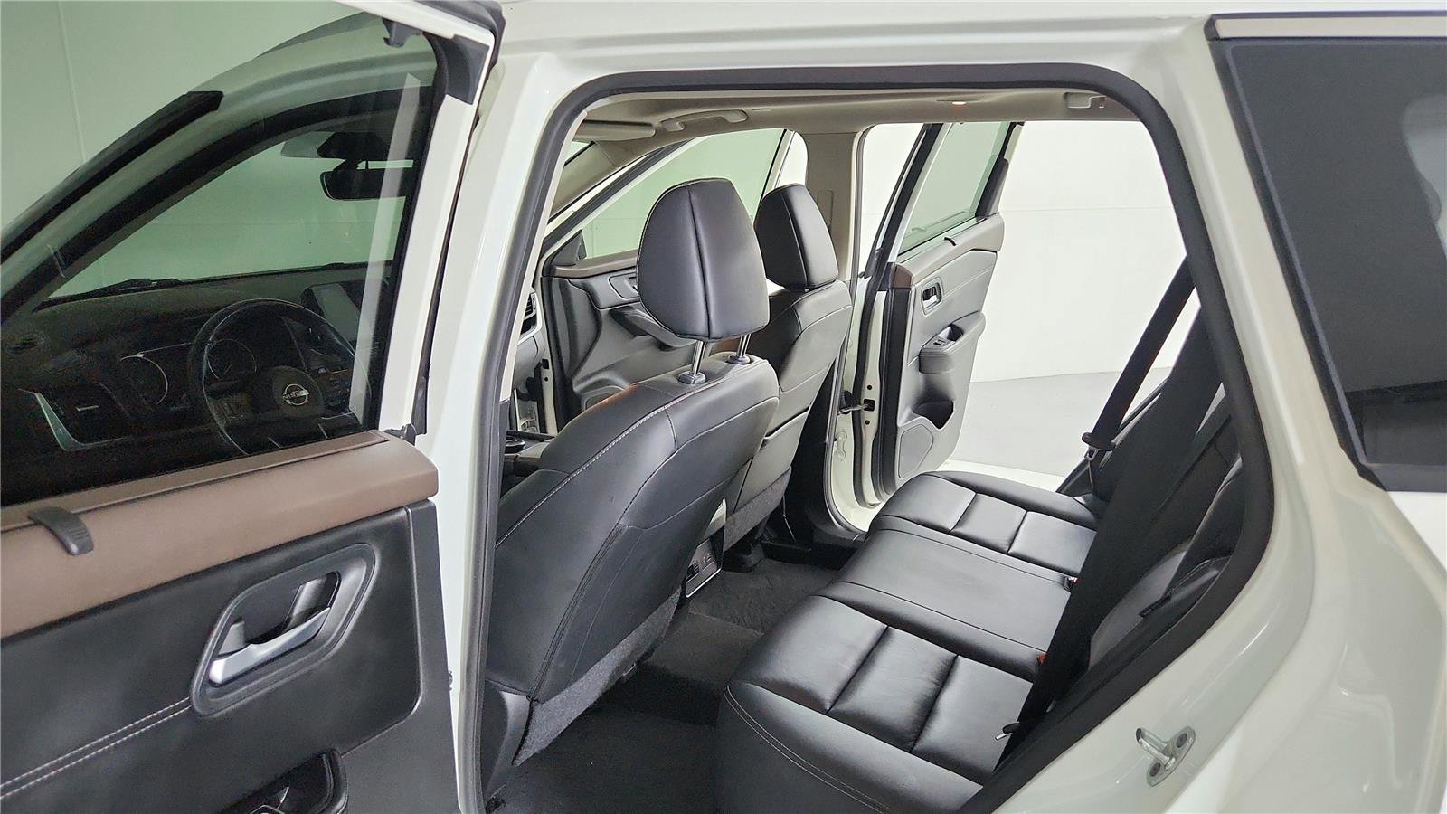 Used 2023 Nissan Rogue SL w/ SL Premium Package AWD/4WD image 17