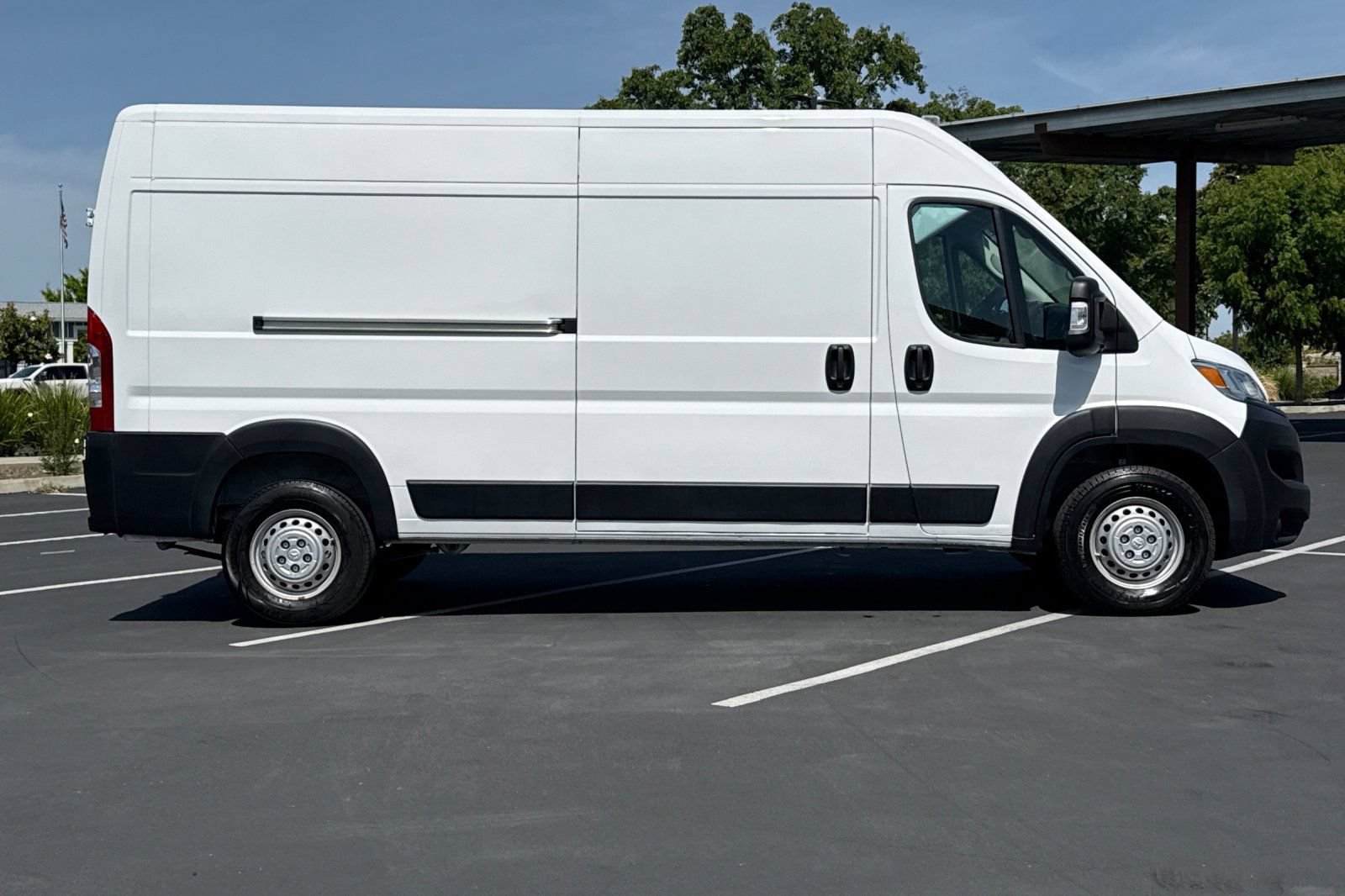Used 2024 RAM ProMaster 2500 w/ Convenience Group FWD image 8