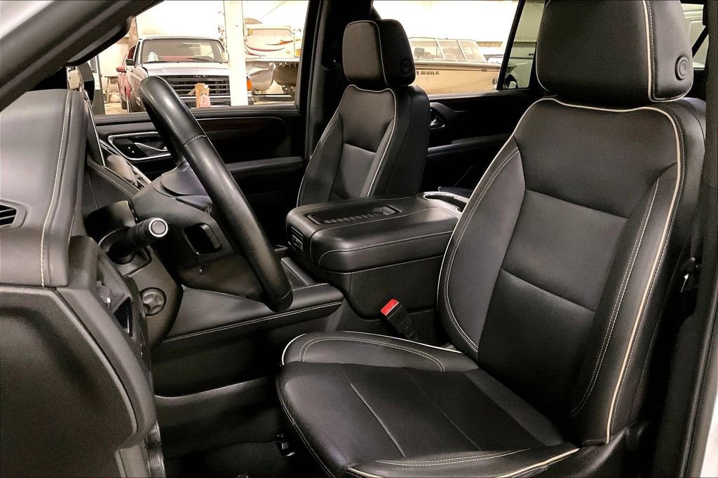 Used 2023 Chevrolet Suburban Premier image 23