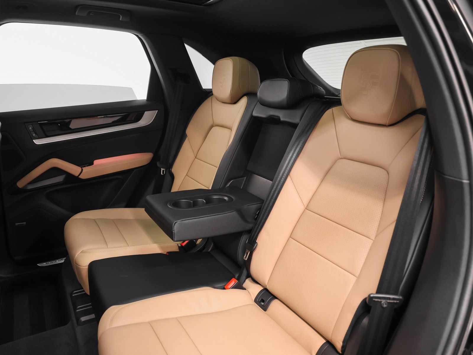 Certified 2025 Porsche Cayenne image 37