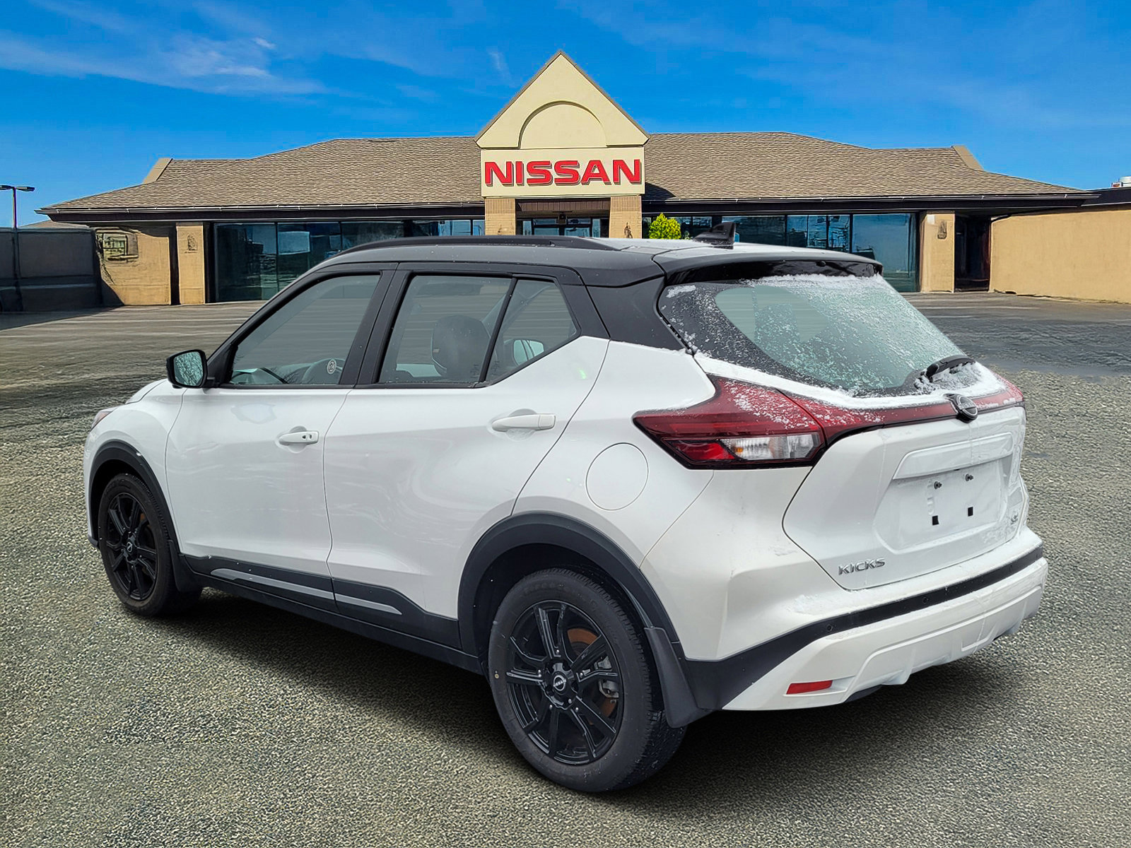 Certified 2023 Nissan Kicks SR w/ SR Premium Package image 3