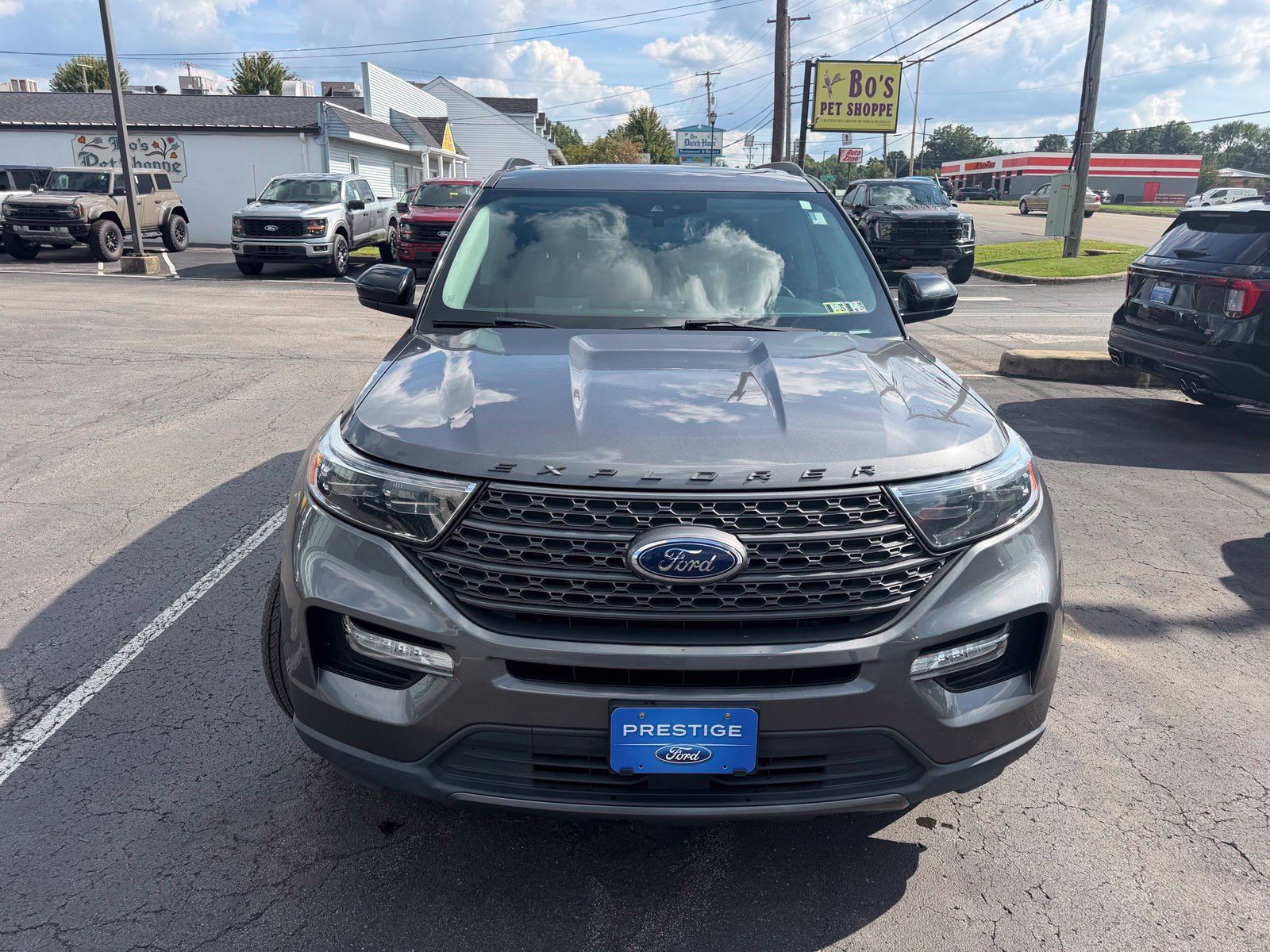 Used 2022 Ford Explorer XLT w/ Equipment Group 202A AWD/4WD image 14