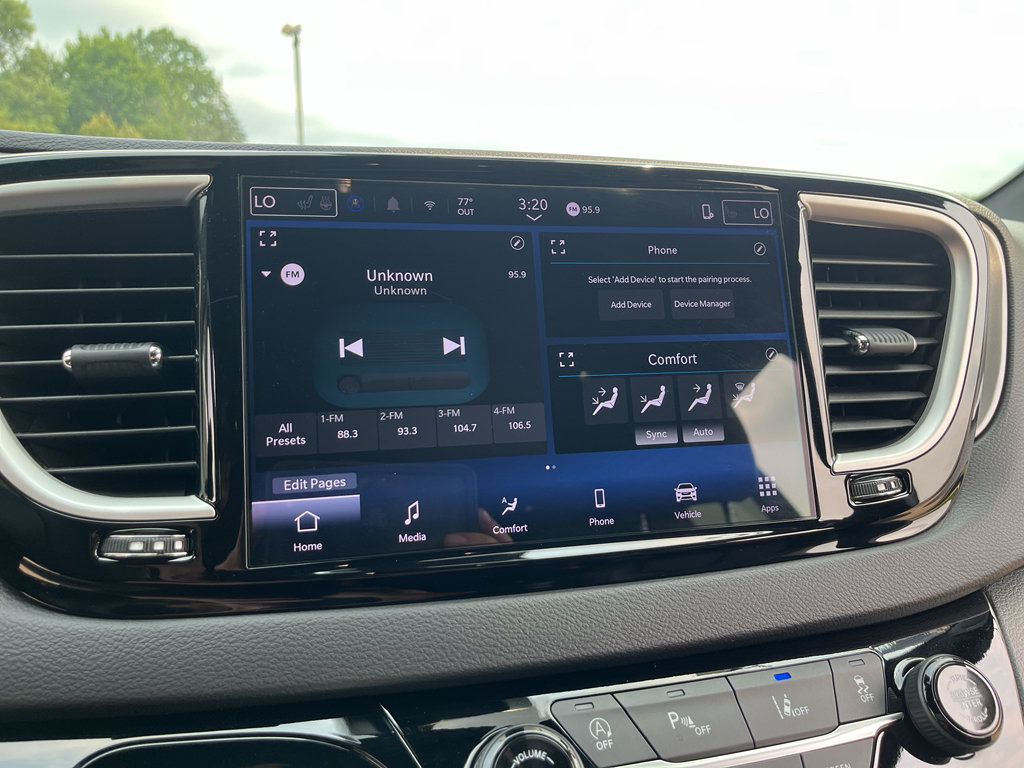 Used 2025 Chrysler Pacifica Select FWD image 26