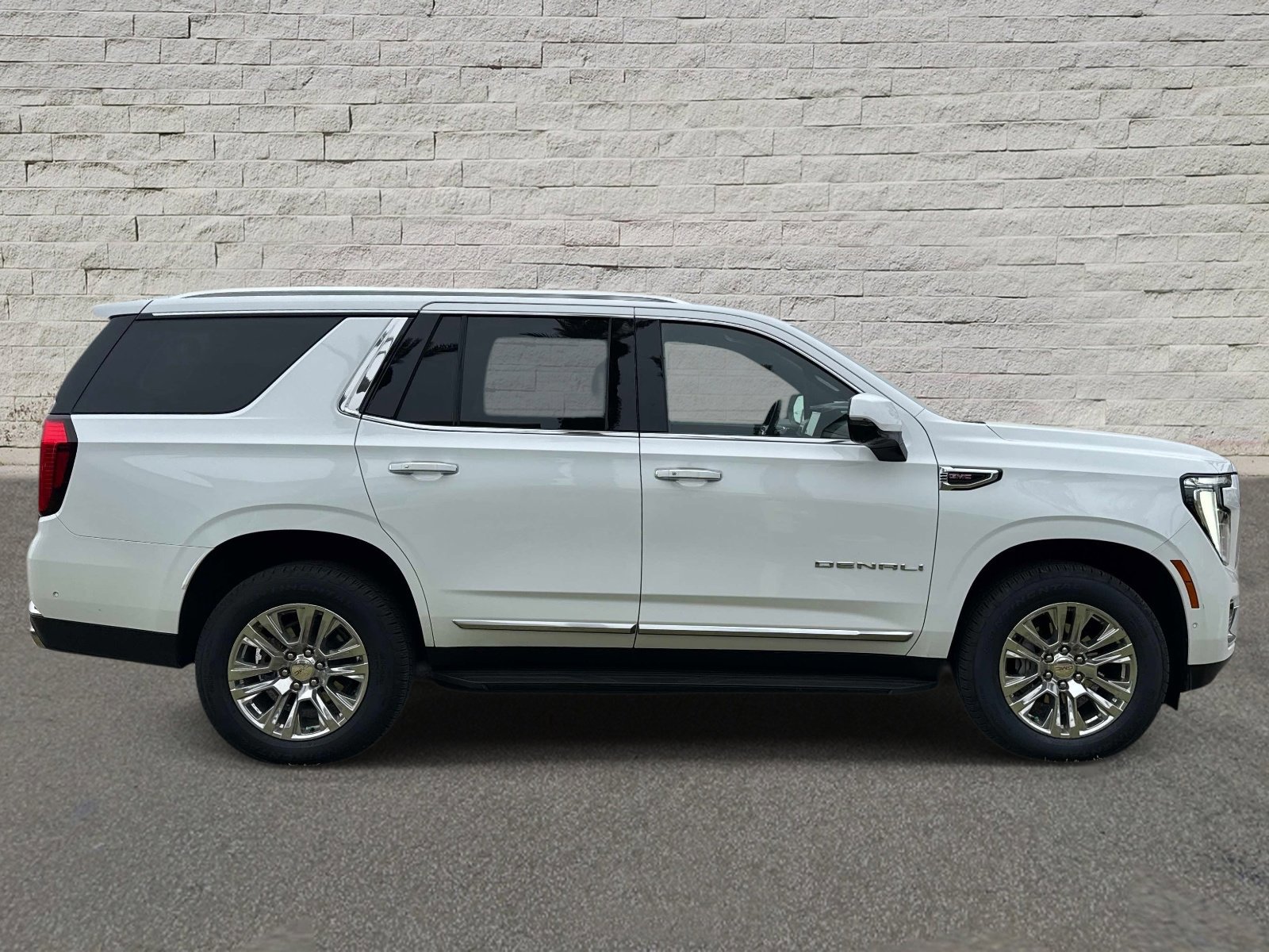 Used 2025 GMC Yukon Denali AWD/4WD image 6