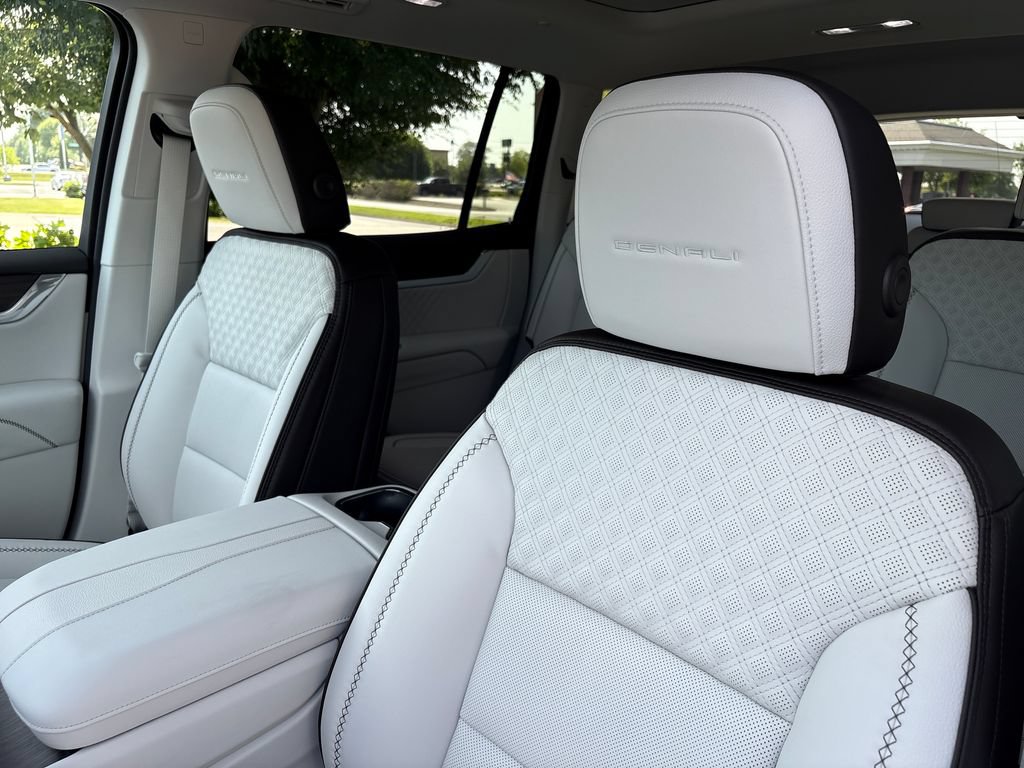 New 2026 GMC Acadia Denali w/ Super Cruise Package AWD/4WD image 15