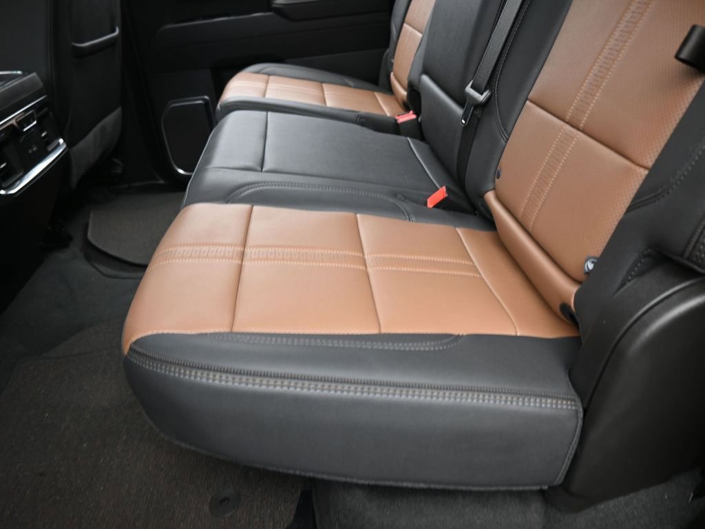 Used 2025 Chevrolet Silverado 1500 High Country image 40