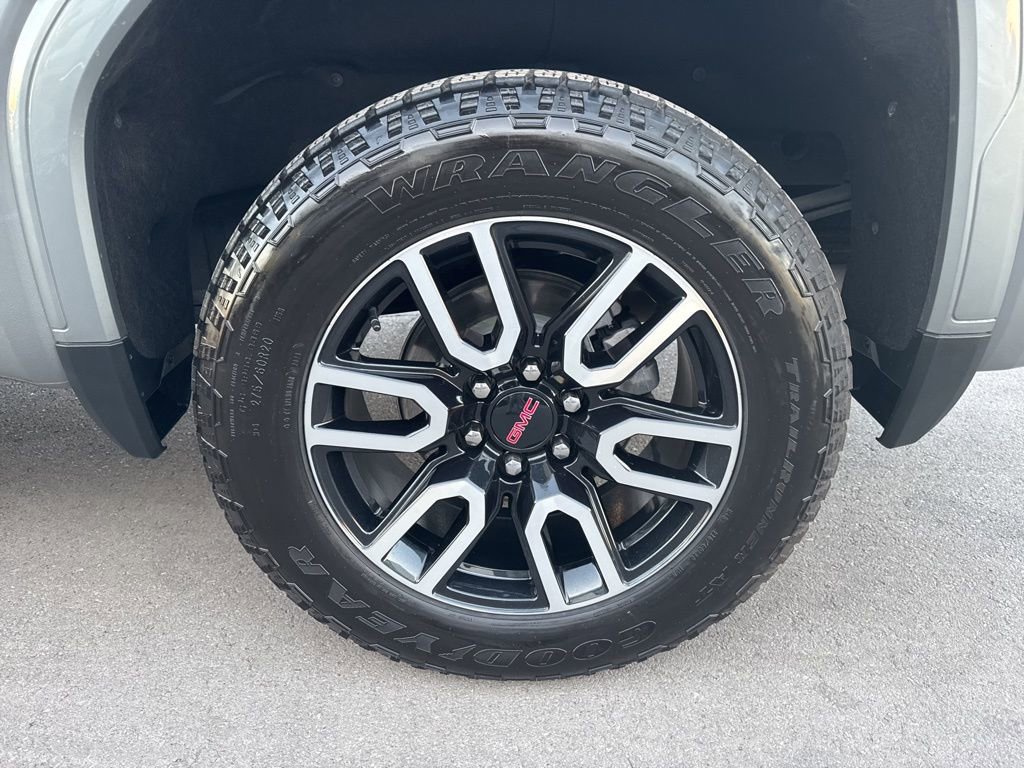 Used 2023 GMC Sierra 1500 AT4 w/ AT4 Premium Package image 39