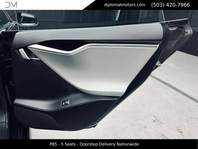 Used 2013 Tesla Model S Performance RWD image 28