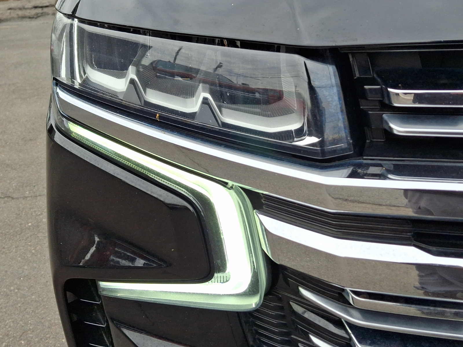 Used 2021 Chevrolet Suburban Premier image 9