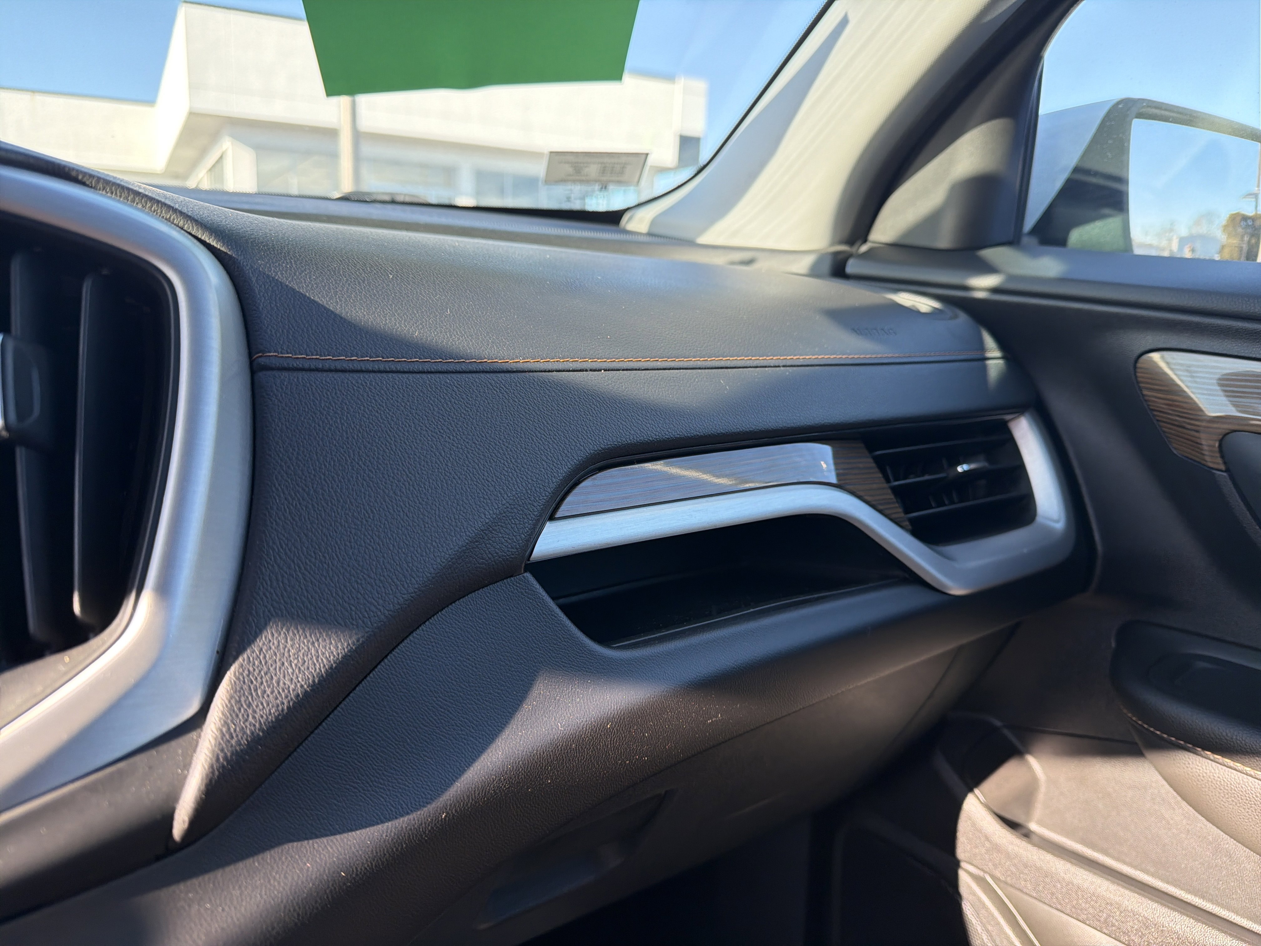 Used 2020 GMC Terrain SLE image 18