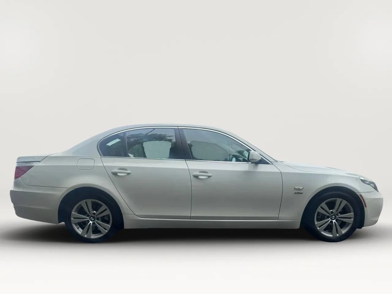 Used 2010 BMW 528i xDrive Sedan AWD/4WD image 7