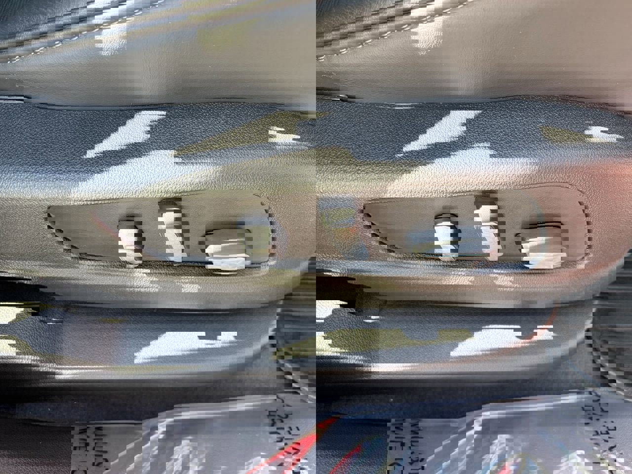 Certified 2025 Cadillac XT6 Premium Luxury w/ Platinum Package image 12