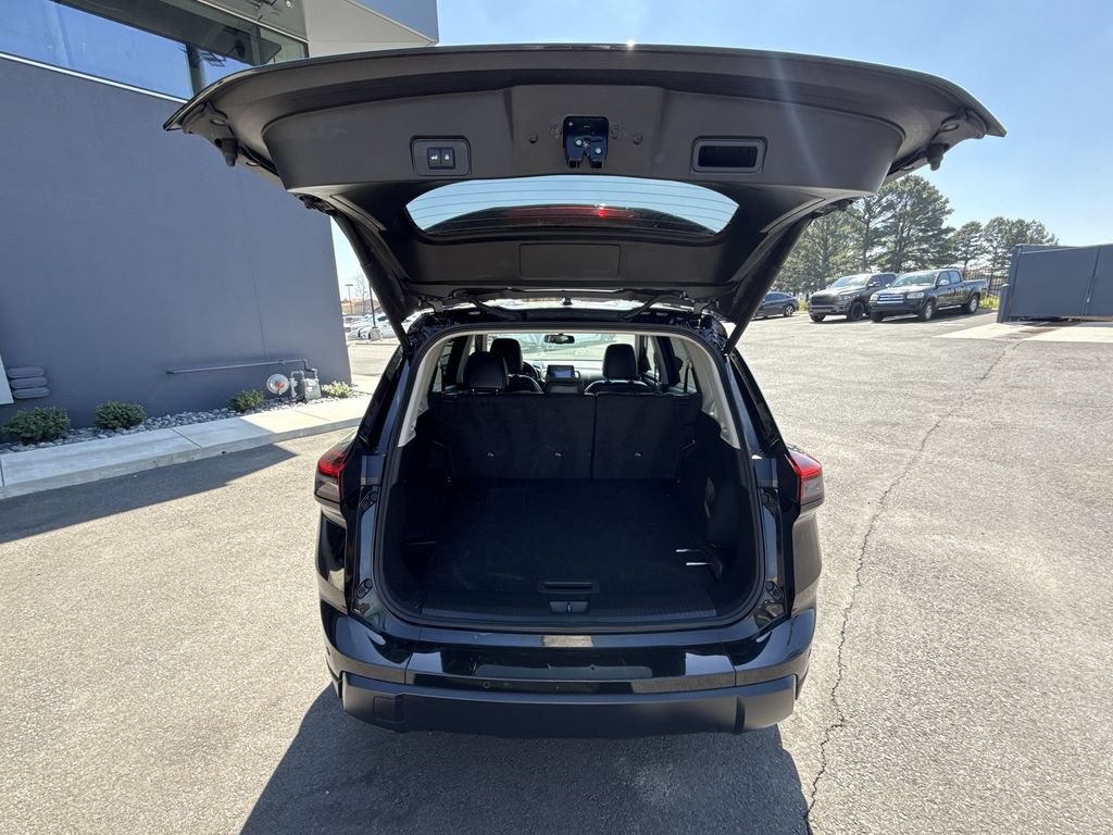 Used 2025 Nissan Rogue SV w/ Rock Creek Premium Package AWD/4WD image 28