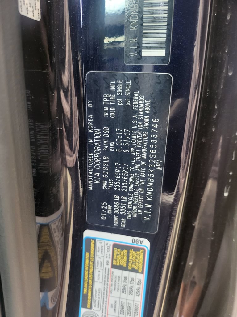 Used 2025 Kia Carnival FWD image 7