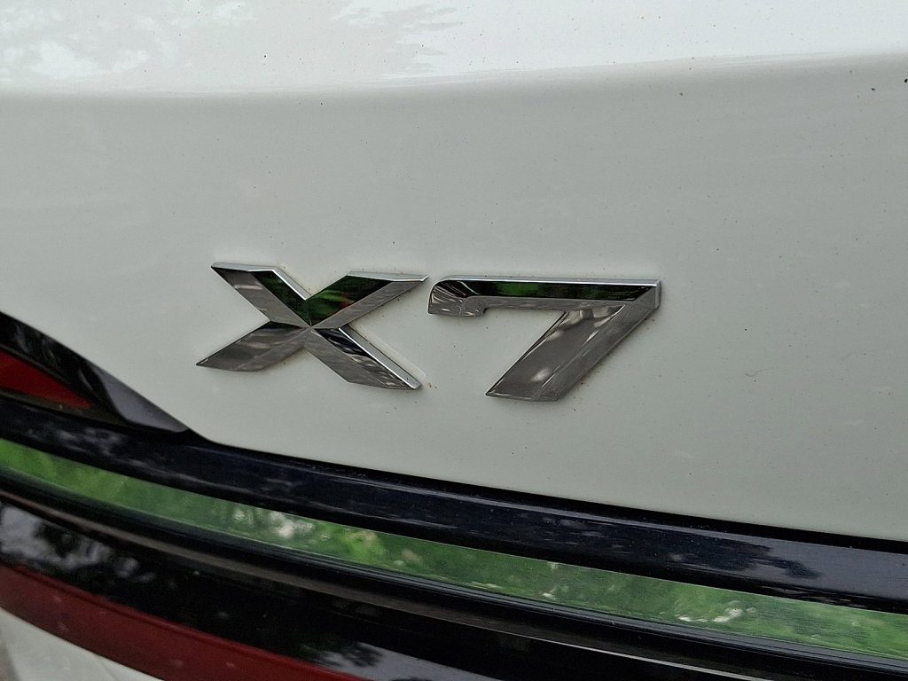 Used 2025 BMW X7 xDrive40i AWD/4WD image 16