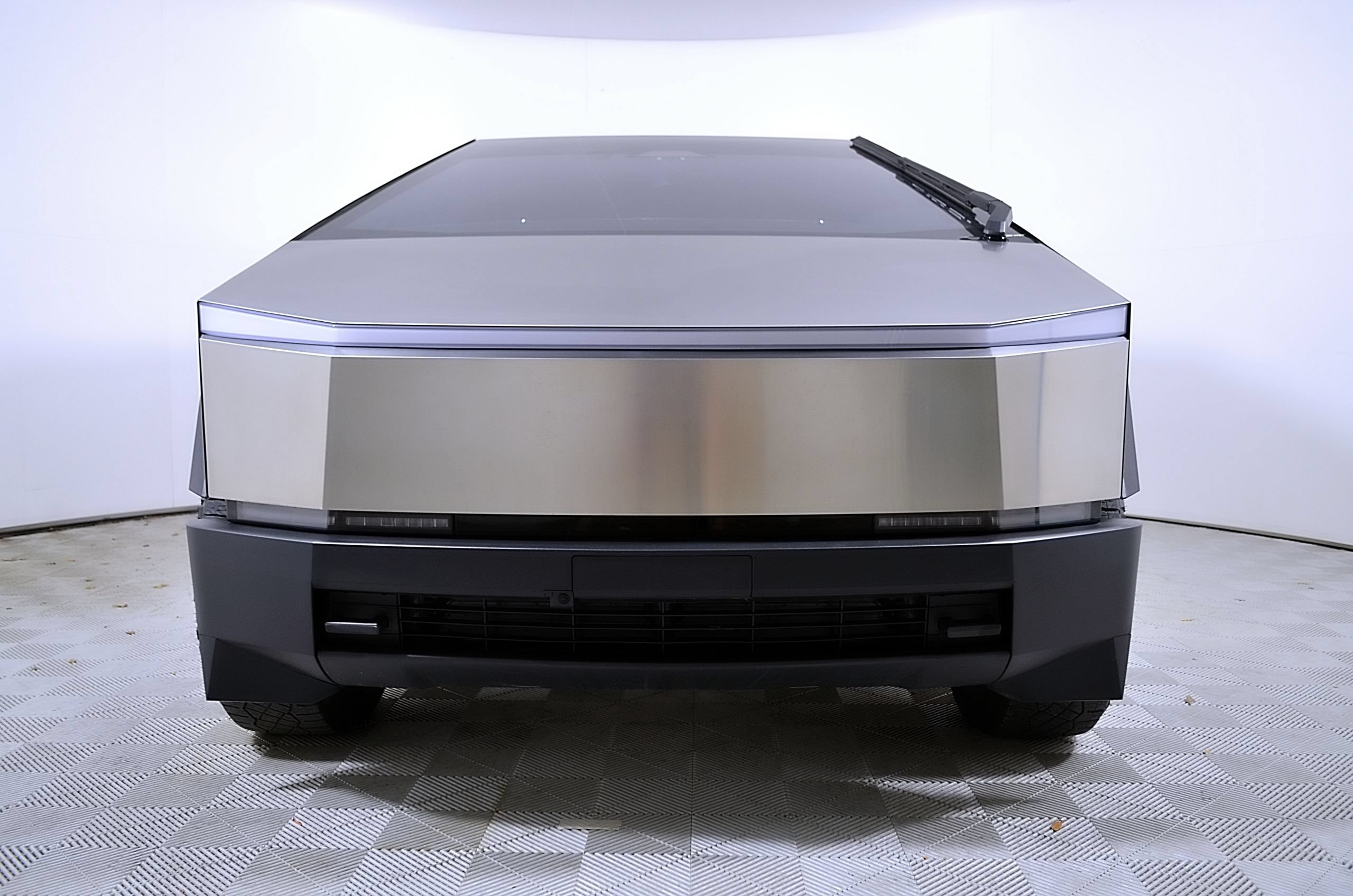 Used 2024 Tesla Cybertruck Cyberbeast AWD/4WD image 6