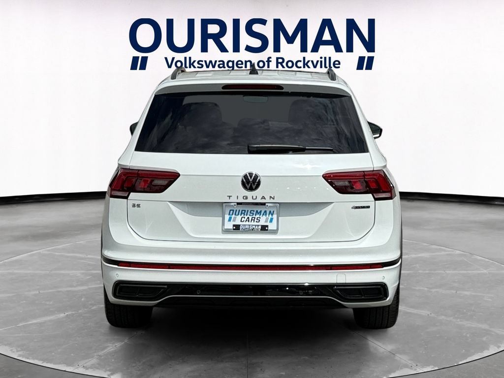 Used 2024 Volkswagen Tiguan SE R-Line AWD/4WD image 5
