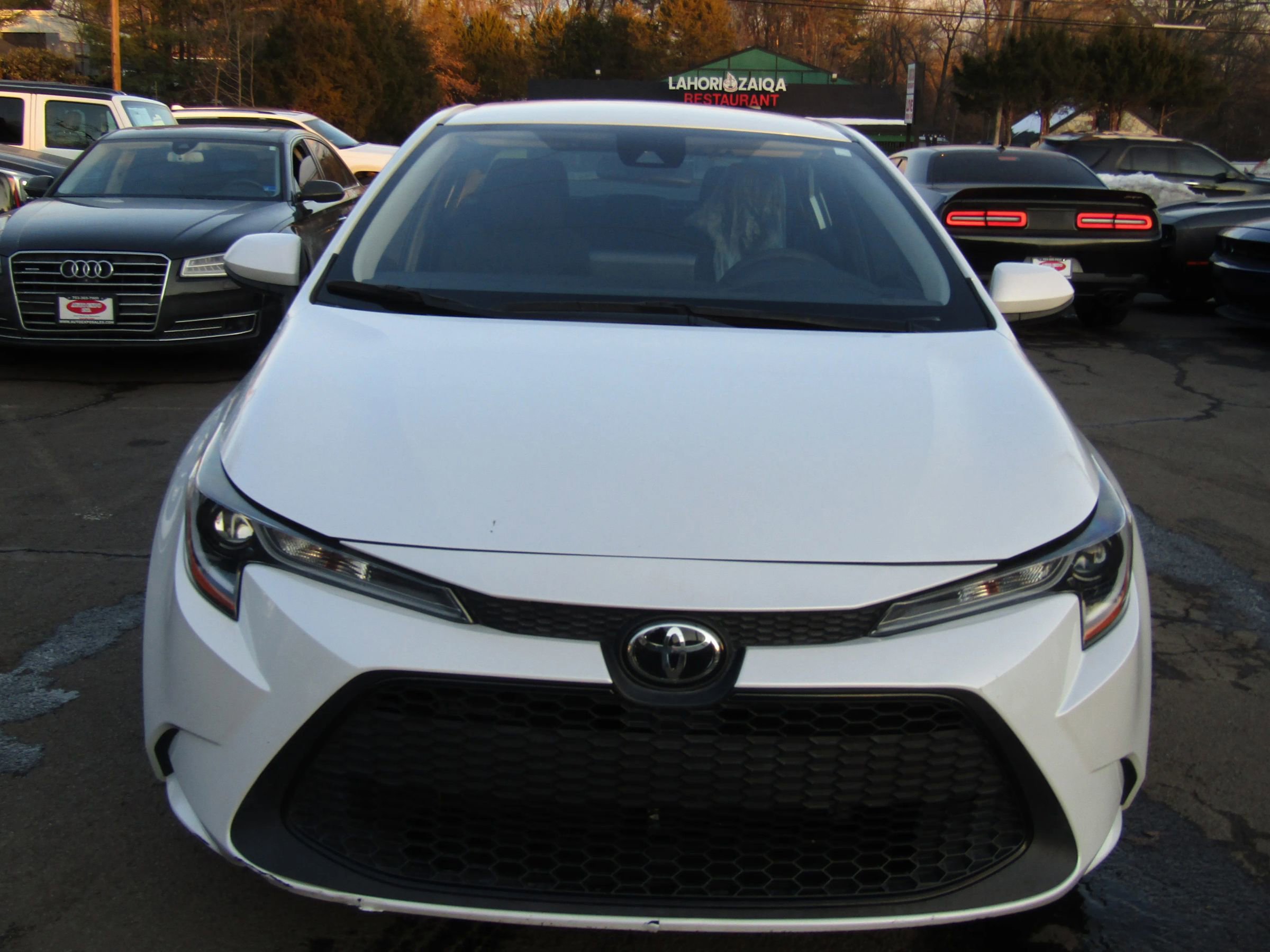 Used 2022 Toyota Corolla LE image 2