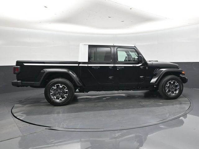 New 2026 Jeep Gladiator Sport AWD/4WD image 2