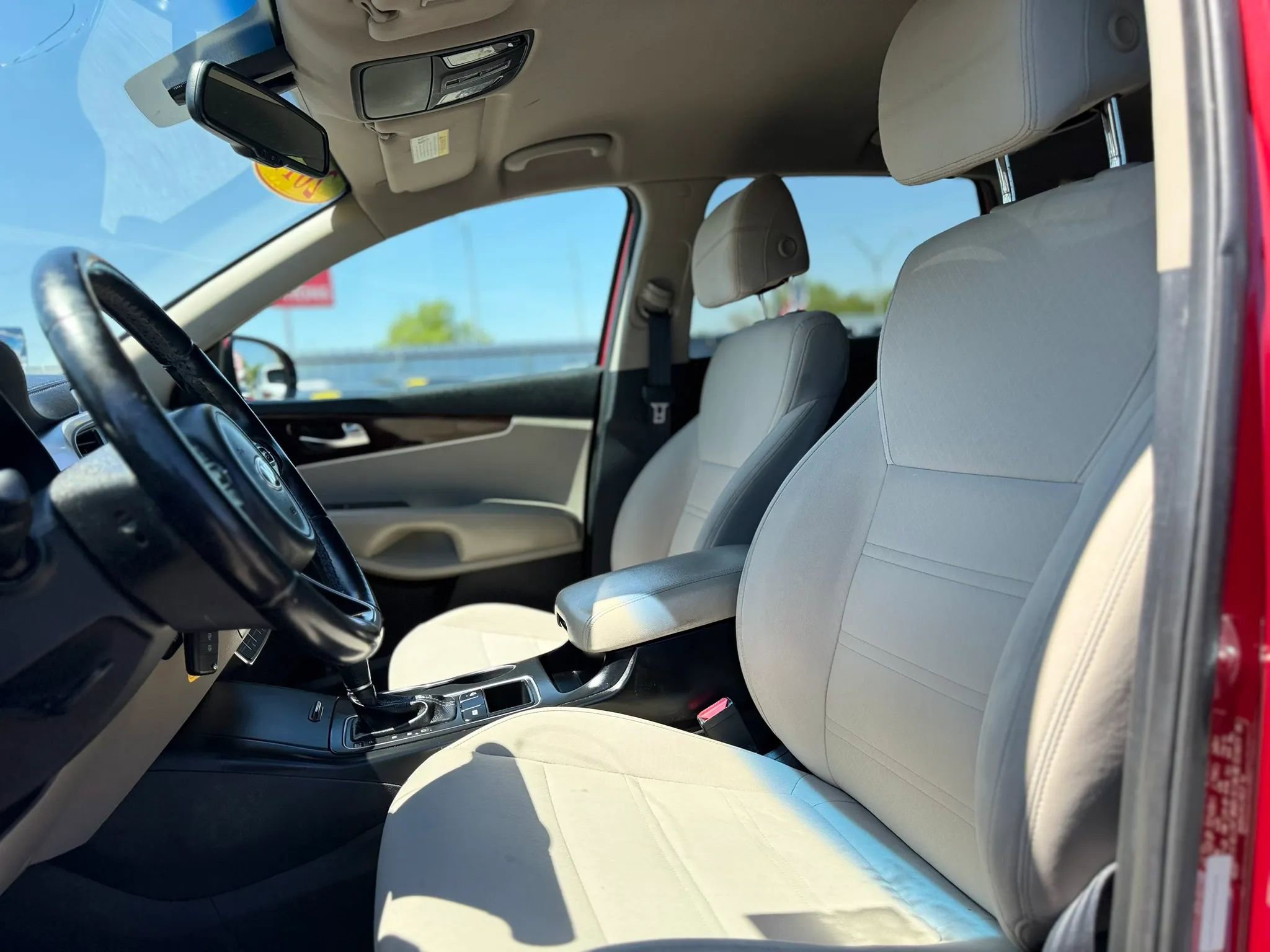 Used 2017 Kia Sorento LX w/ LX Convenience Package image 9